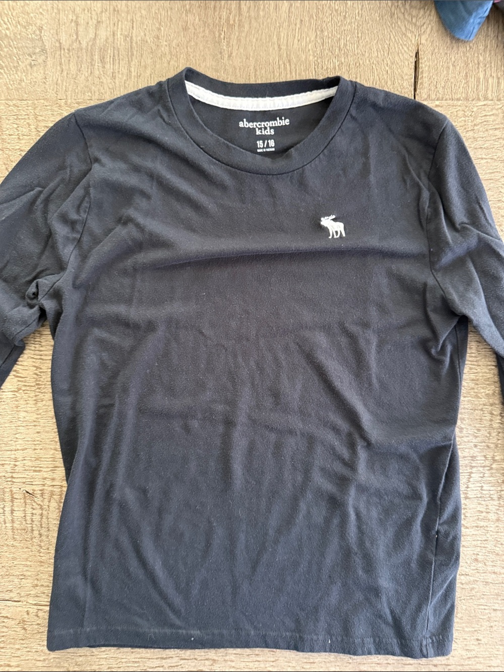 Abercrombie & Fitch Black Long-Sleeve Crewneck Tee with Logo